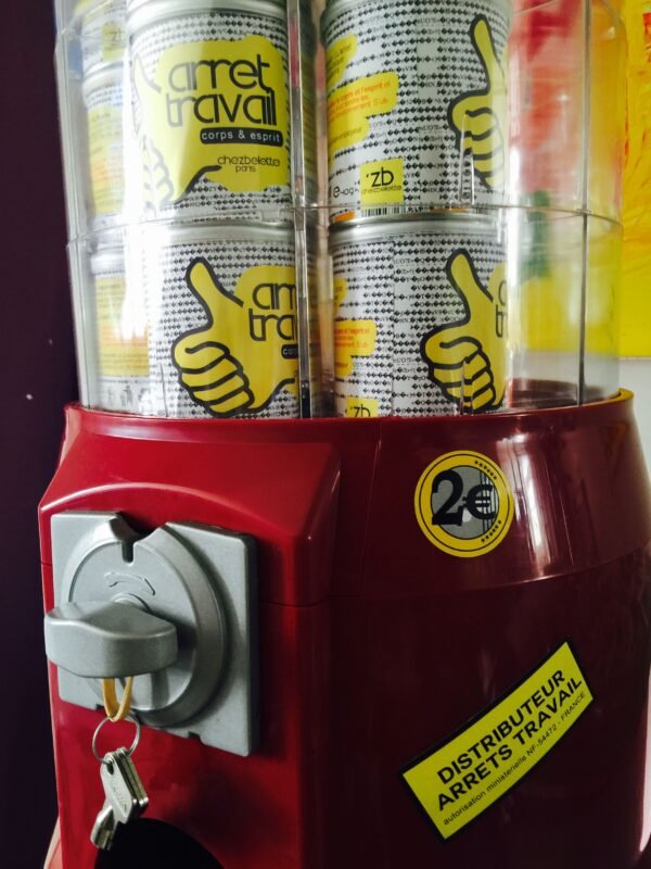 An artist sells sick leave 1 Distributeur arrêt maladie