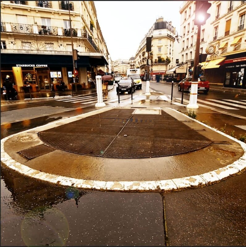 Sculpture invisible Emmanuel Macron