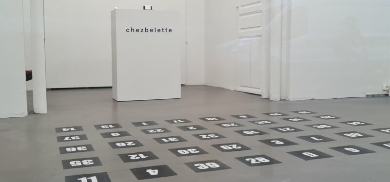 Exposition cent personnes pendant la crise COVID